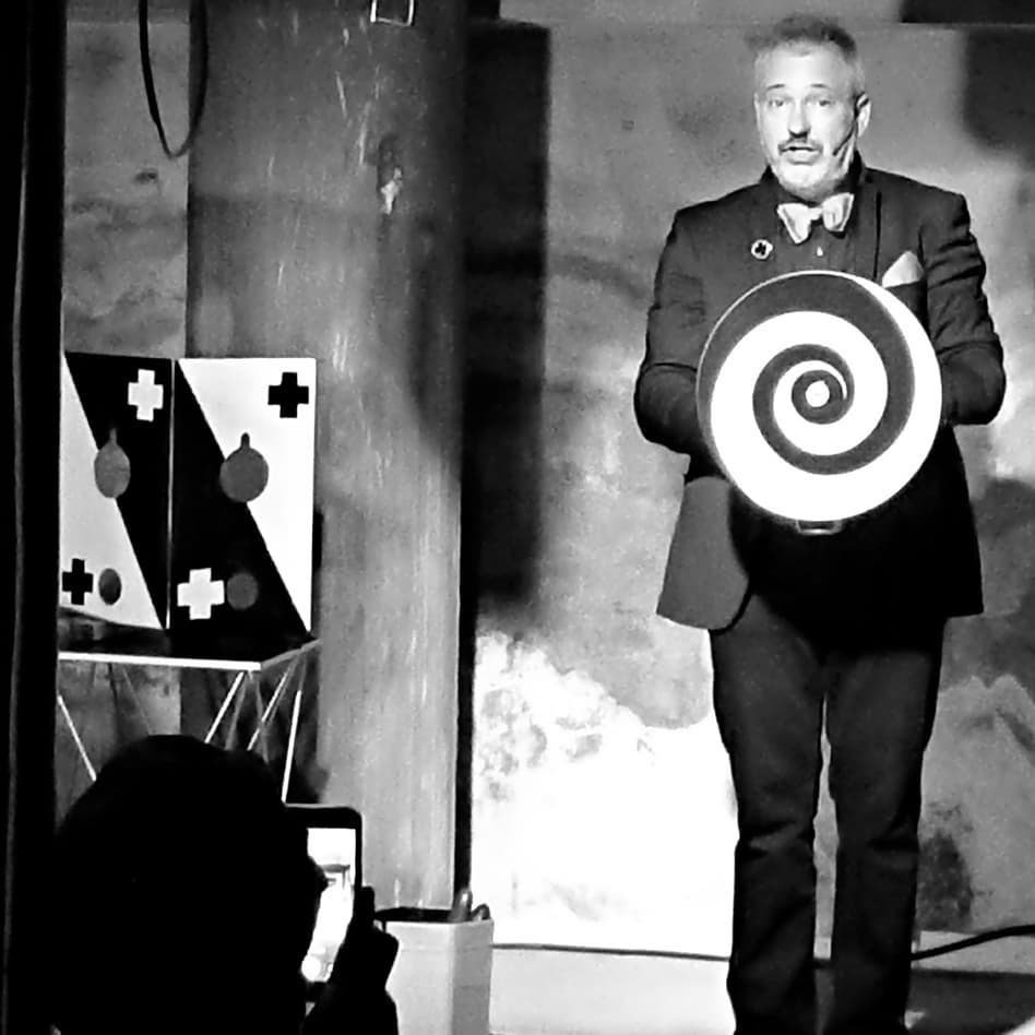 Berthold Schymura (Germany) with his magic illusion performance The Malewitsch Machine.